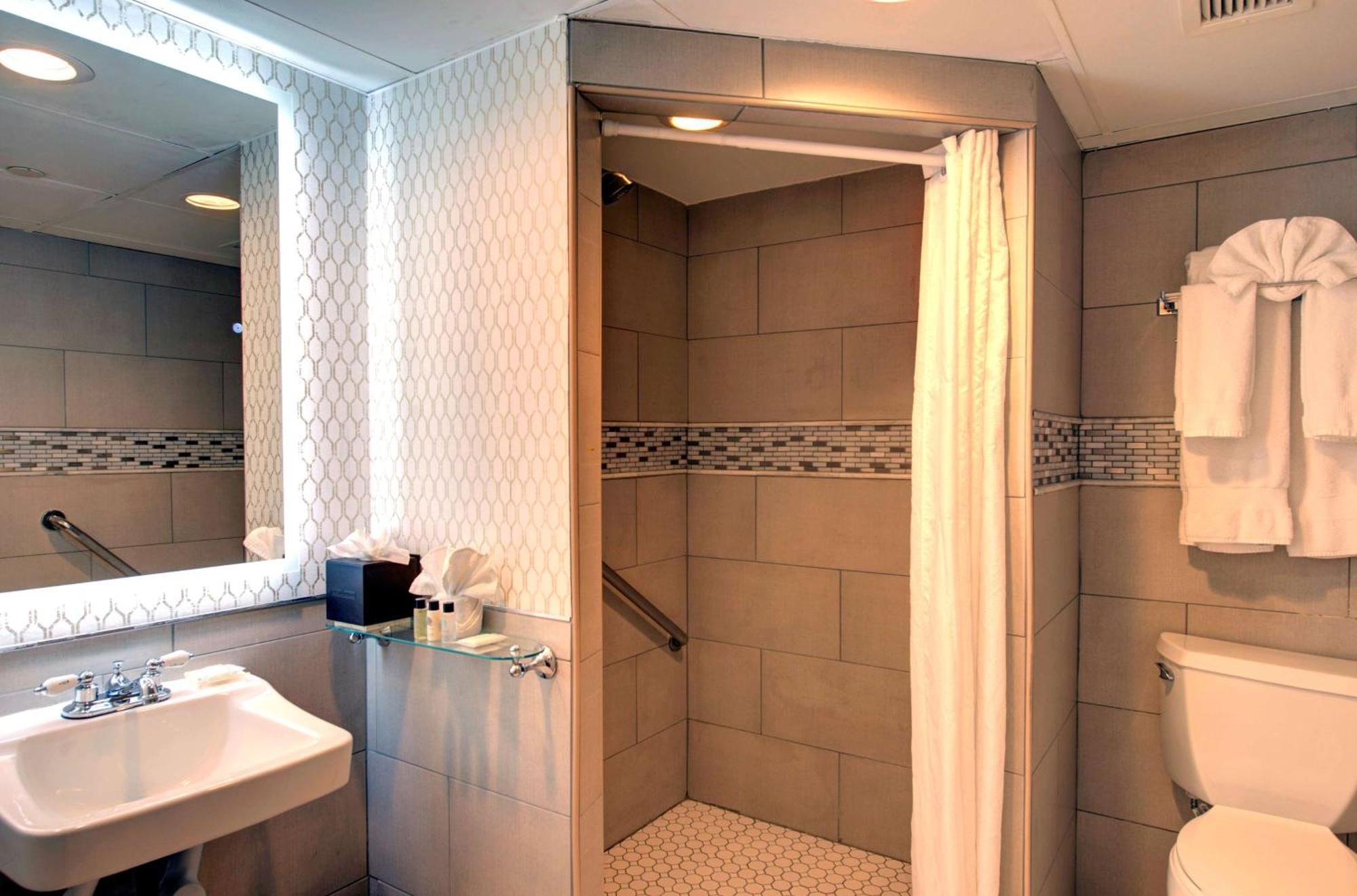 Hotel The Roslyn, Tapestry Collection By Hilton Exterior foto